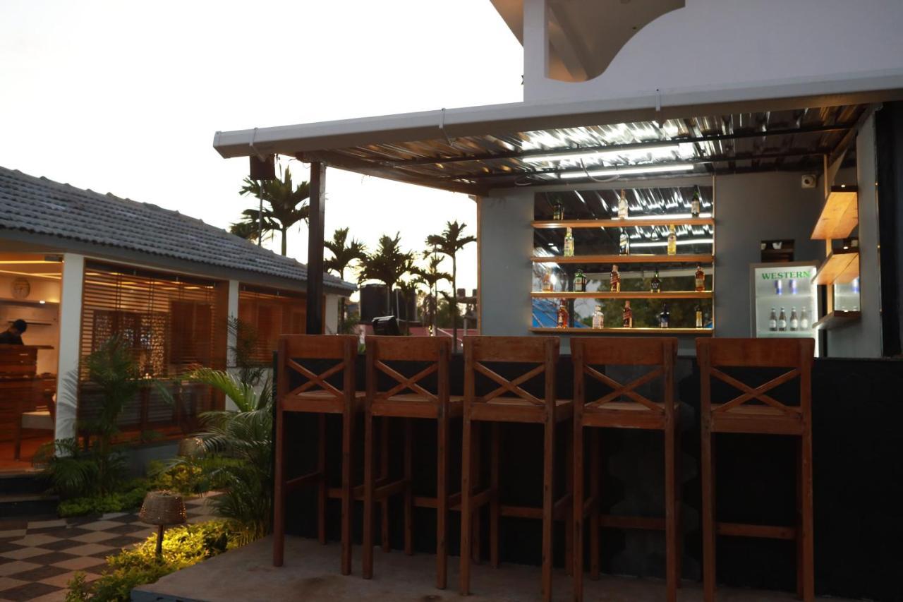 Gracias Cafe & Resort Morjim Buitenkant foto