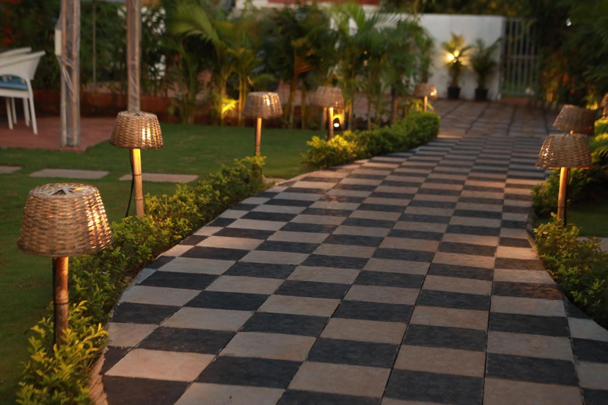 Gracias Cafe & Resort Morjim Buitenkant foto