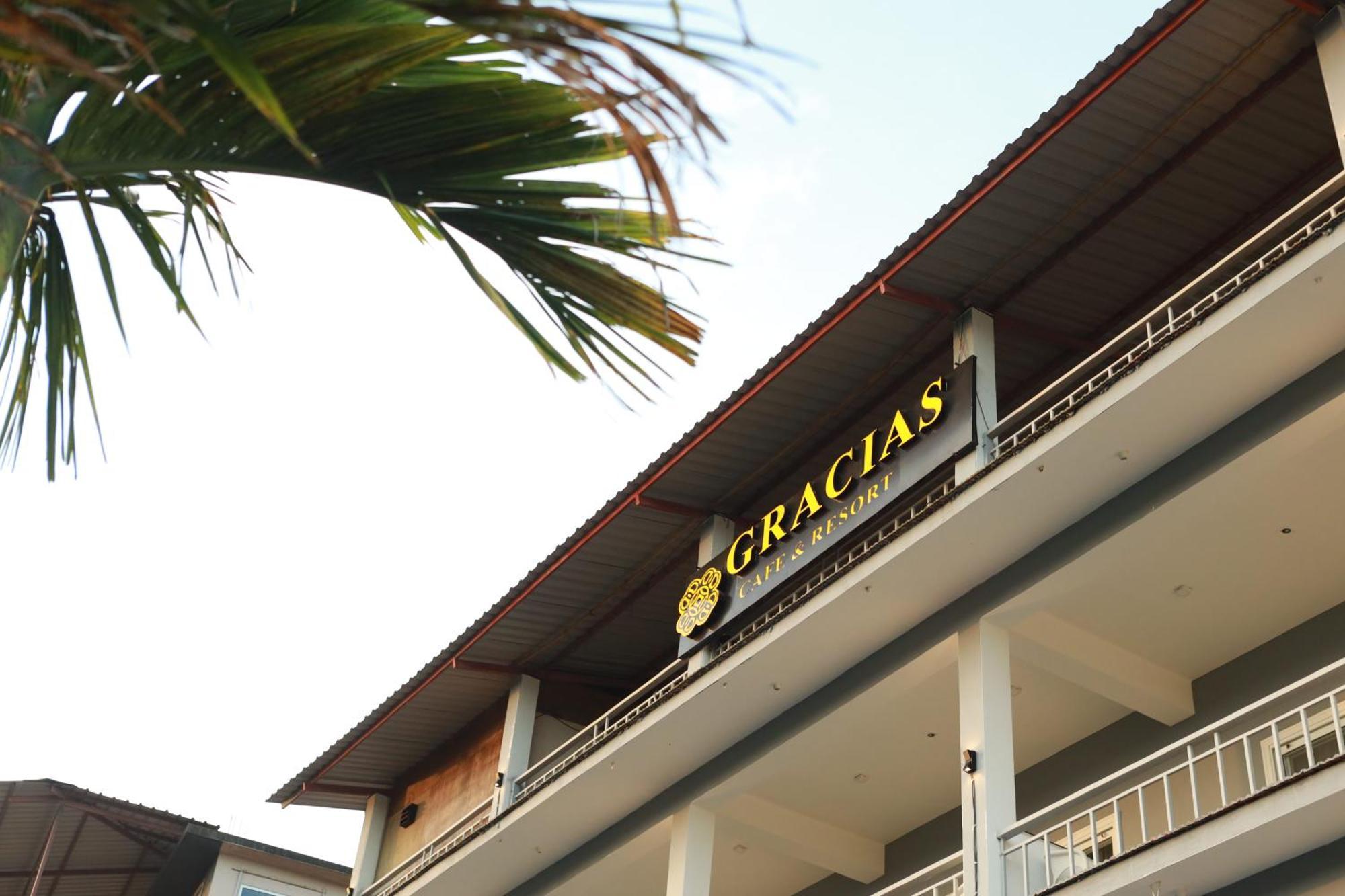 Gracias Cafe & Resort Morjim Buitenkant foto