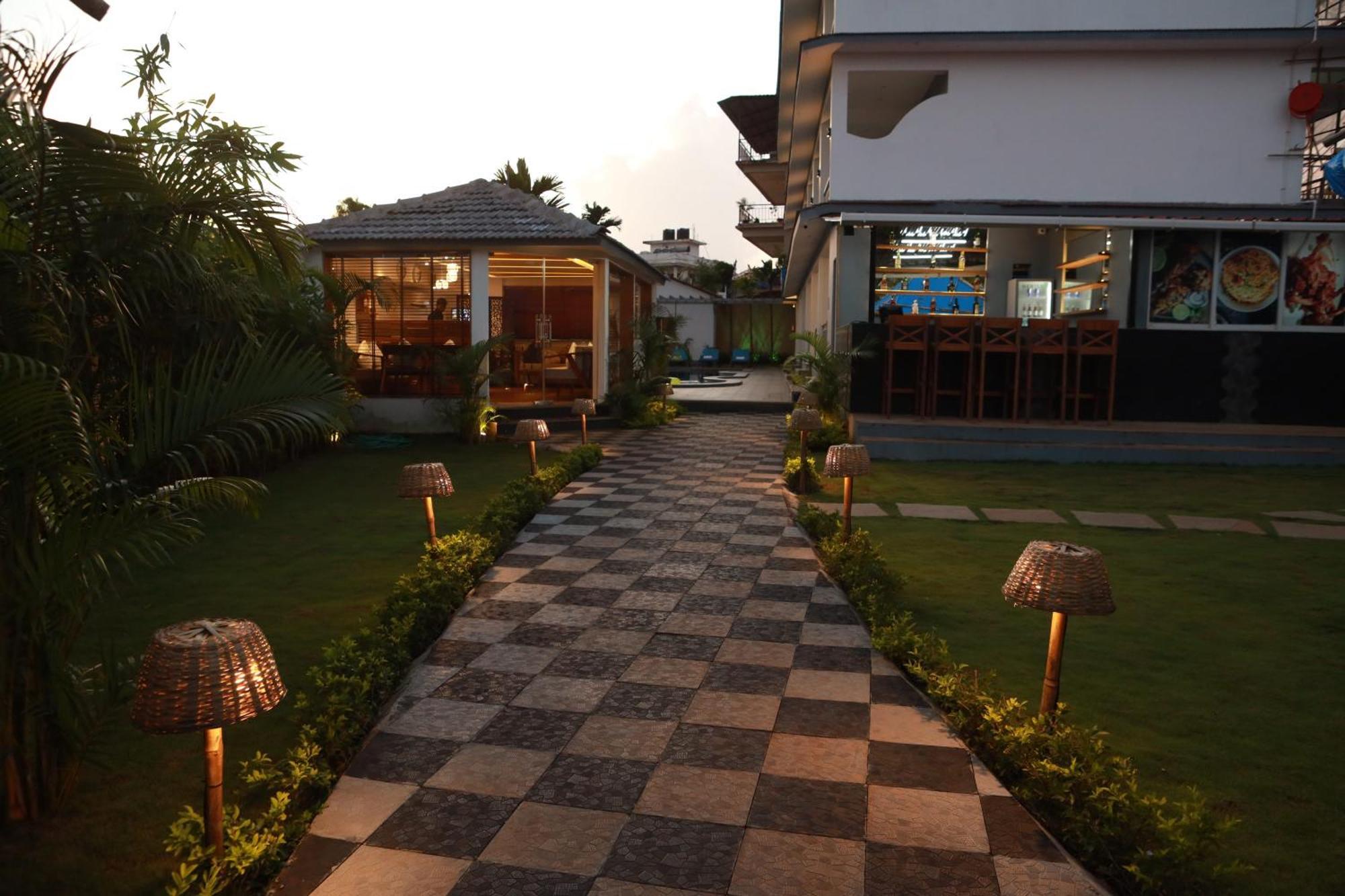 Gracias Cafe & Resort Morjim Buitenkant foto
